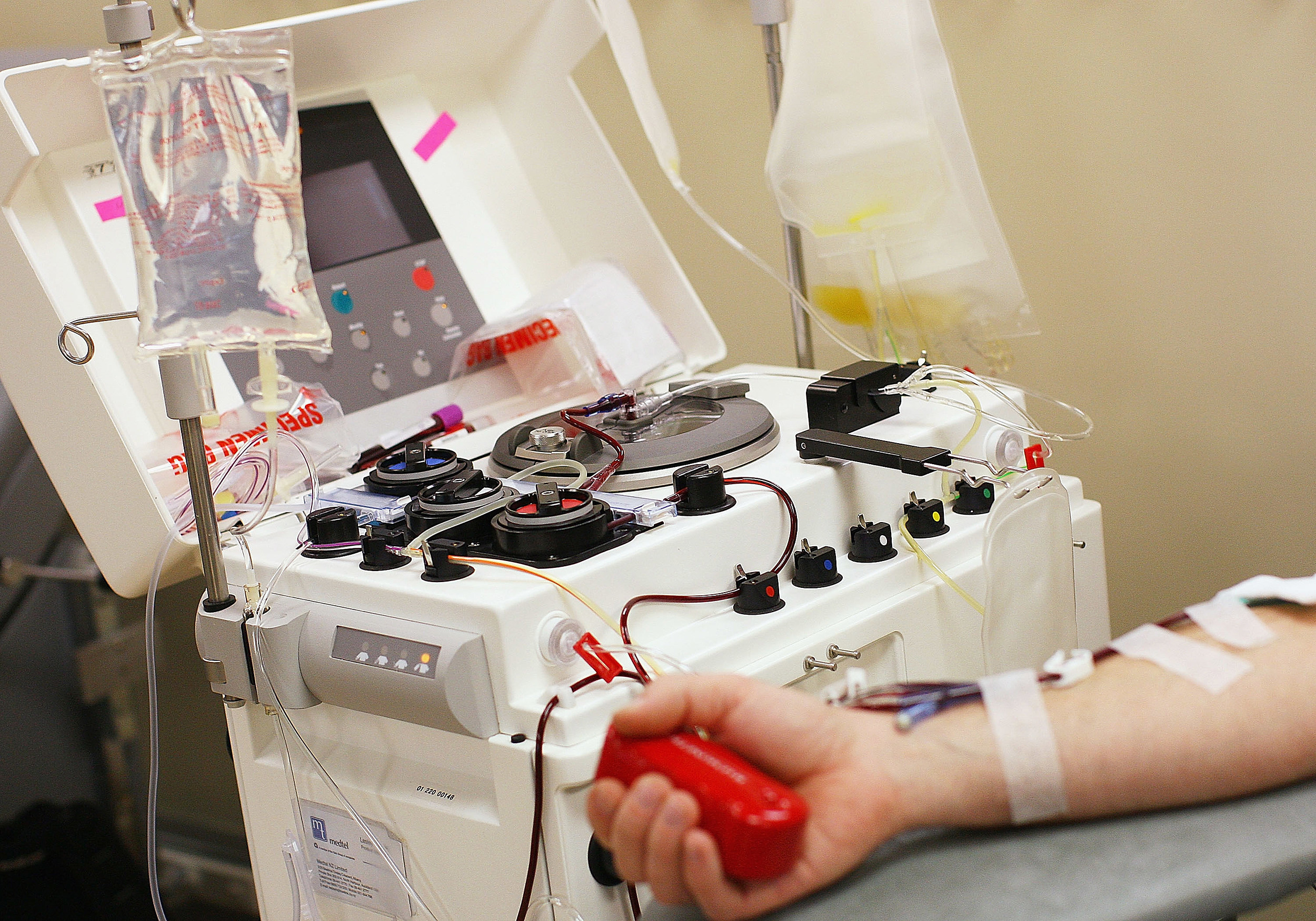 Электронно доноры. Аппарат Haemonetics плазмаферез. Plasmapheresis аппарат. Аппарат для гемотрансфузии. Аппарат для переливания крови.