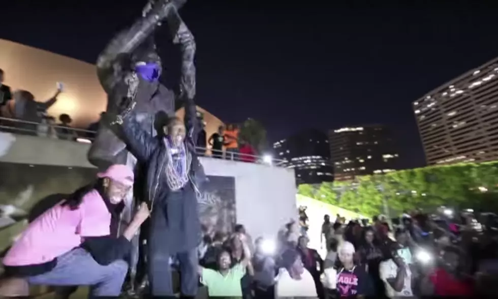 Saints Fans Pay Tribute To Tom Benson With Second Line To The Superdome [VIDEO]